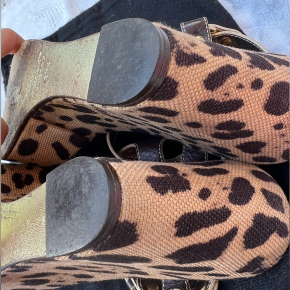 Dolce and Gabbana vintage linen  animal print platform sandals. - Picture 6 of 11